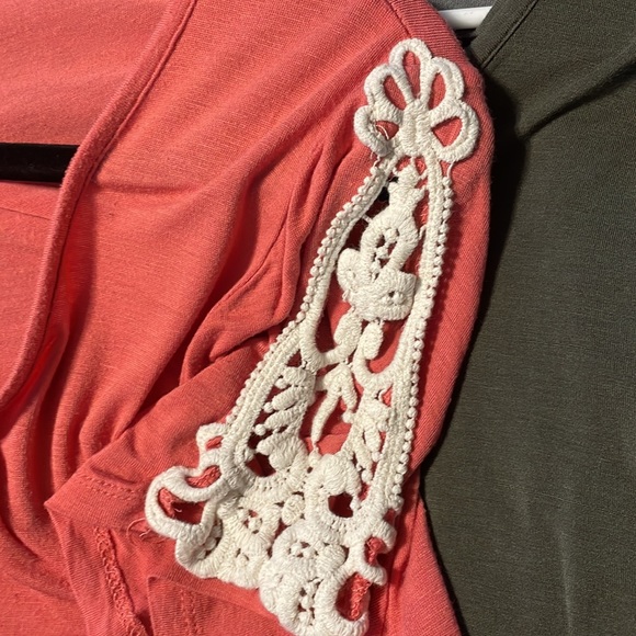 Nice Blouse with Lace - Picture 5 of 5